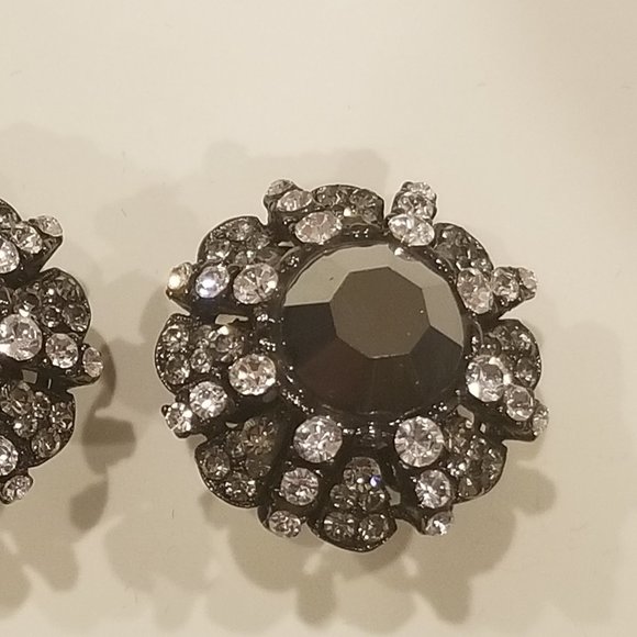 RARE VINTAGE JOSE & MARIA BARRERA FLORAL BLACK ROUND CLUSTER Crystal Earrings
